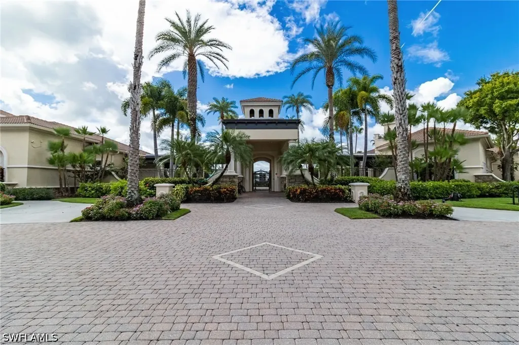 1671 Triangle Palm Terrace Naples FL 34119