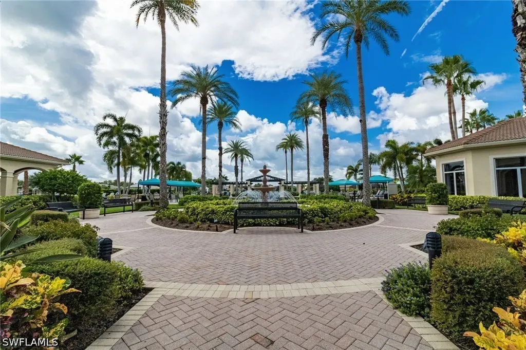 1671 Triangle Palm Terrace Naples FL 34119