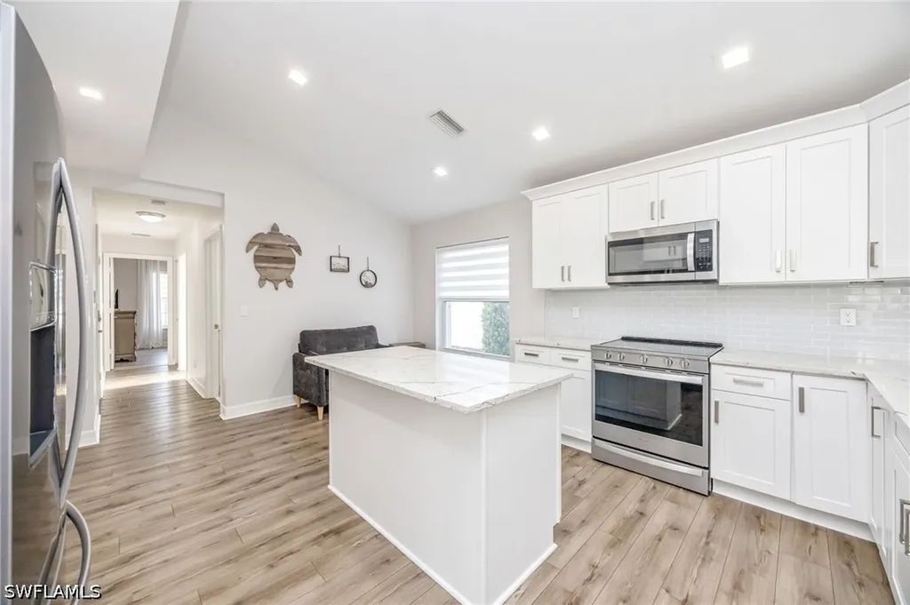 1671 Triangle Palm Terrace Naples FL 34119