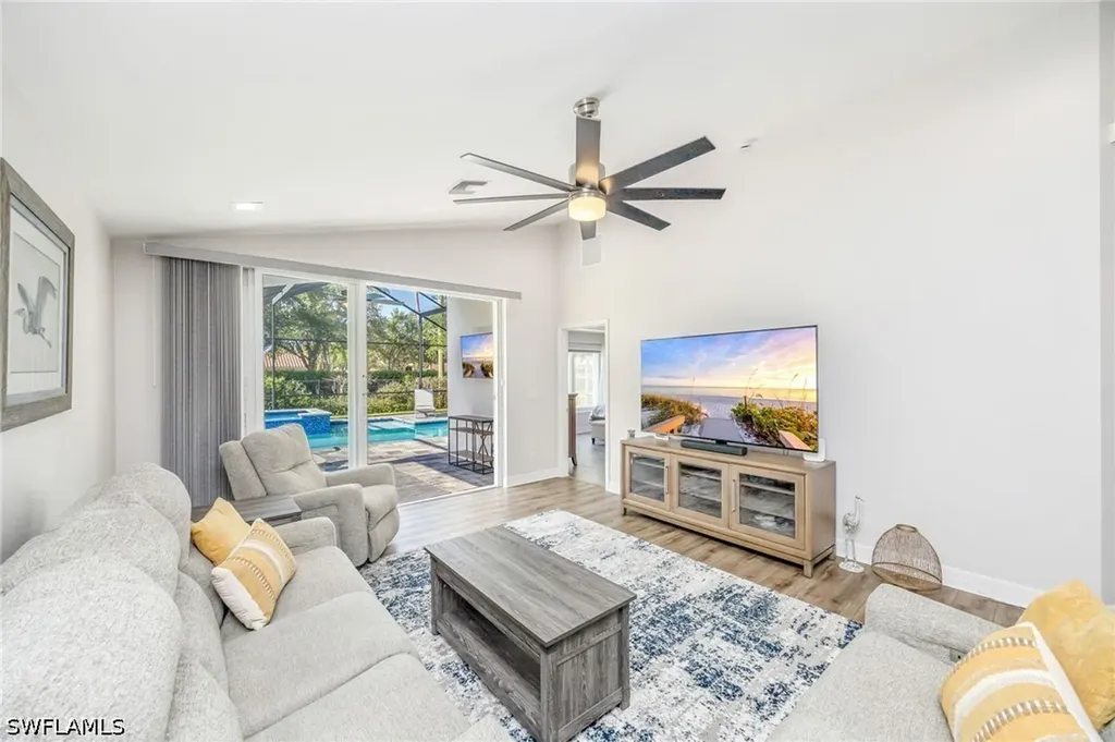 1671 Triangle Palm Terrace Naples FL 34119