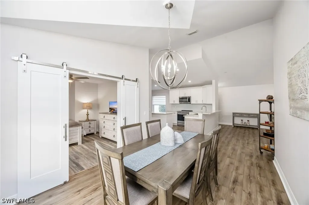 1671 Triangle Palm Terrace Naples FL 34119