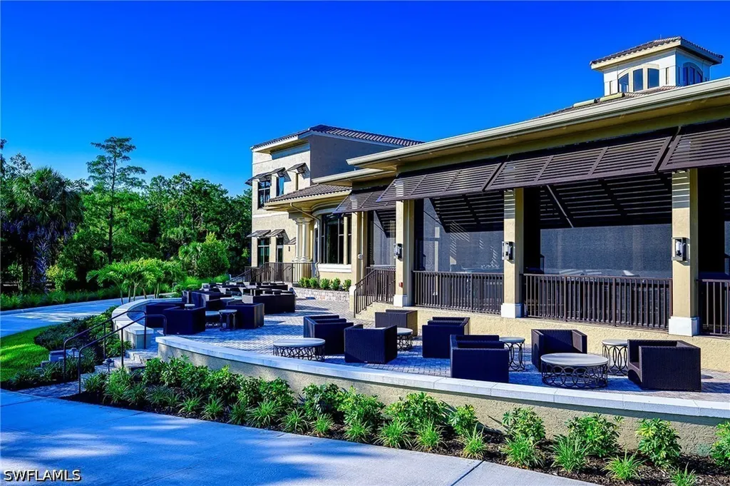 3850 Sawgrass Way Naples FL 34112
