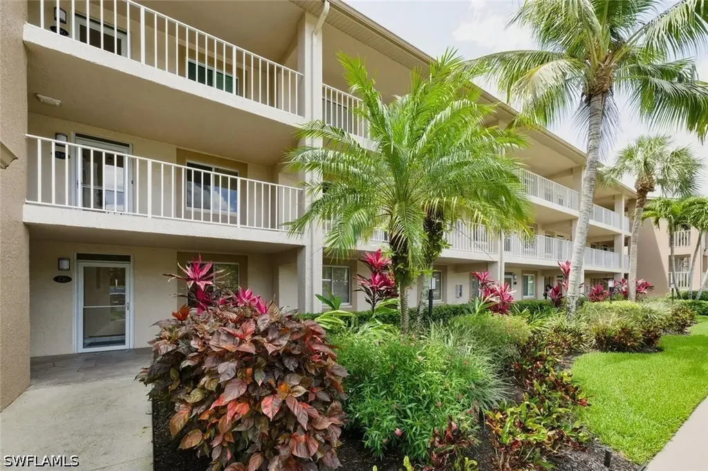 7340 Glenmoor Lane Naples FL 34104