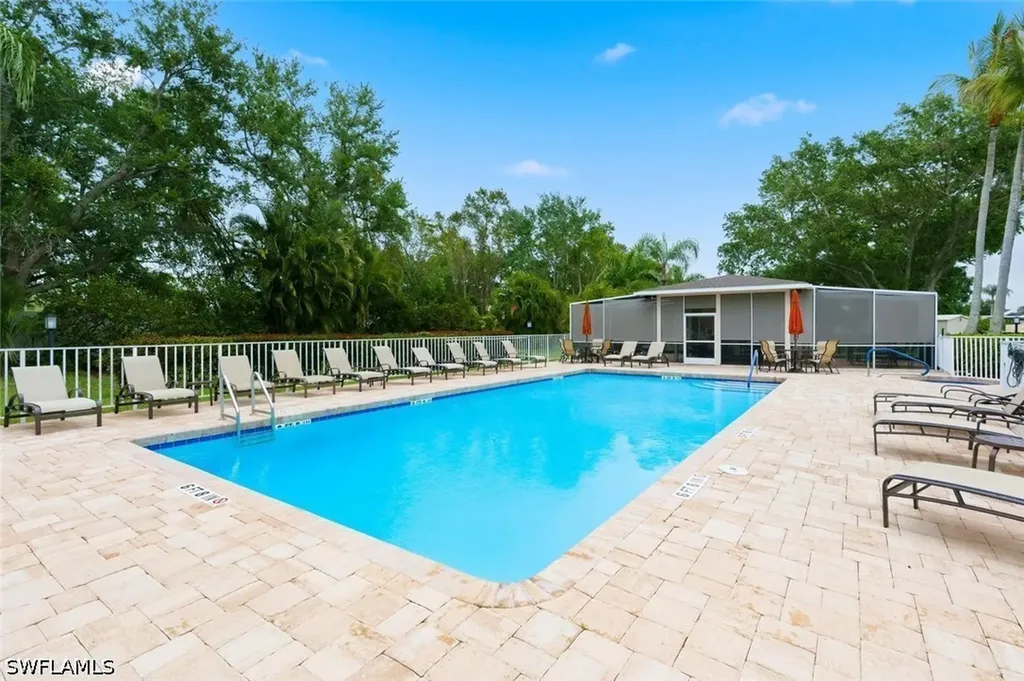7340 Glenmoor Lane Naples FL 34104