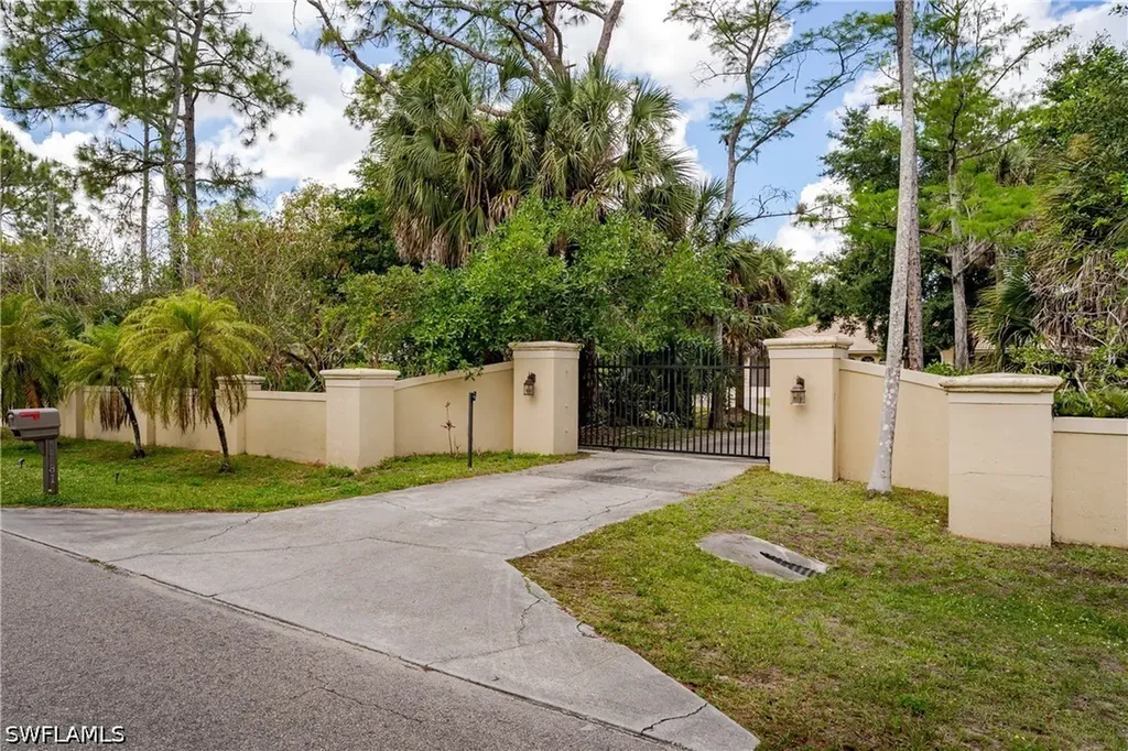 1781 21st Street SW Naples FL 34117
