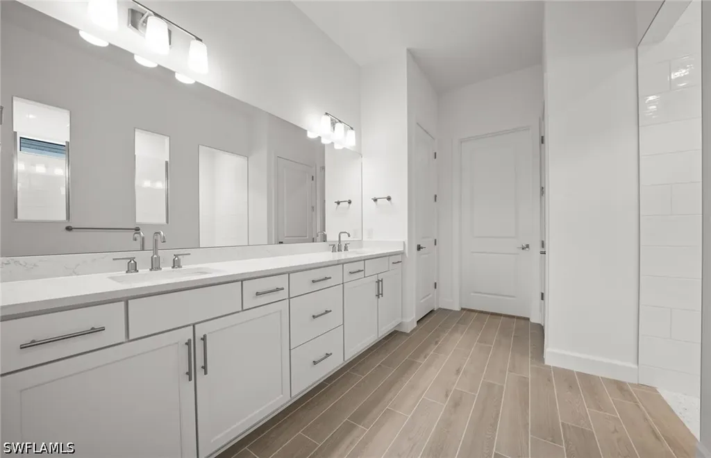 2082 Don Benito Way Naples FL 34120