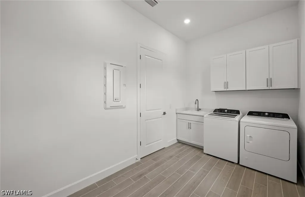 2082 Don Benito Way Naples FL 34120