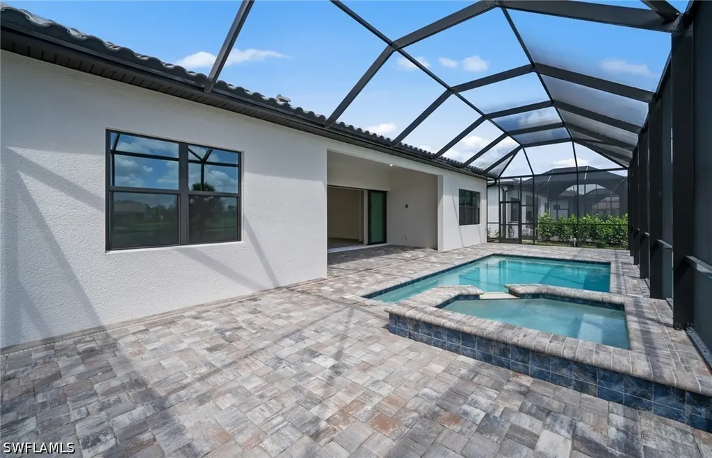 2082 Don Benito Way Naples FL 34120
