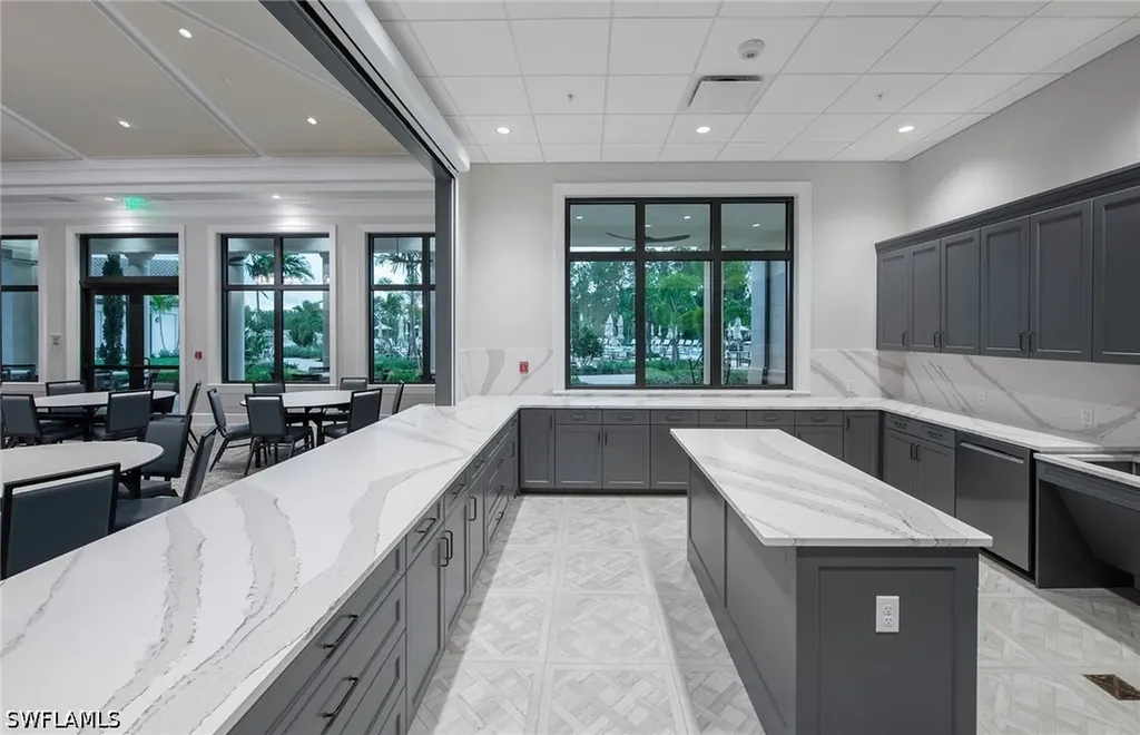 2082 Don Benito Way Naples FL 34120
