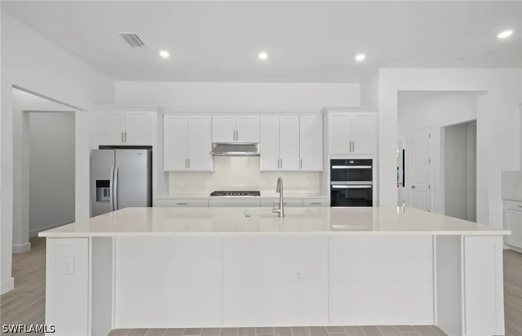 2082 Don Benito Way Naples FL 34120