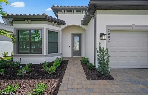 2082 Don Benito Way Naples FL 34120
