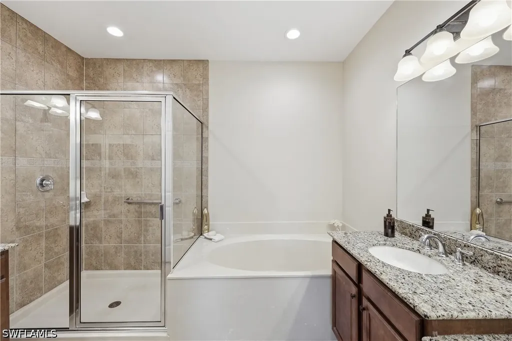 6532 Monterey Point Naples FL 34105