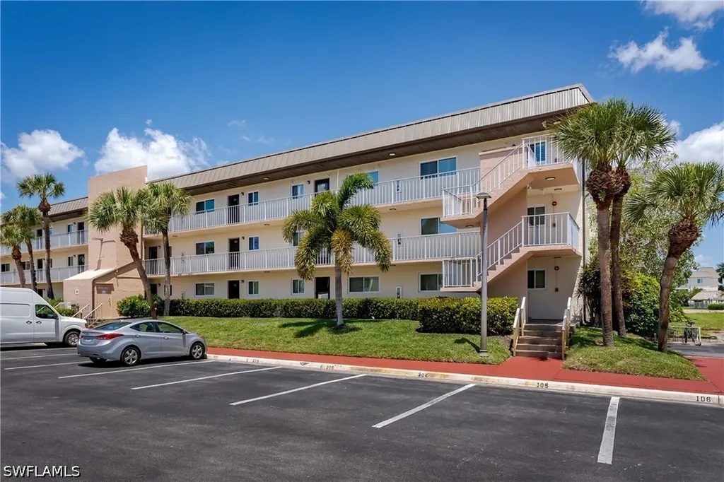 1008 Manatee Road Naples FL 34114