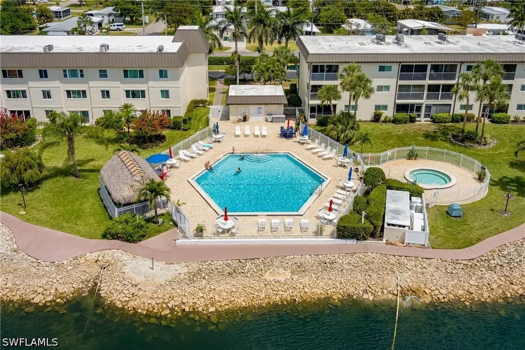 1008 Manatee Road Naples FL 34114