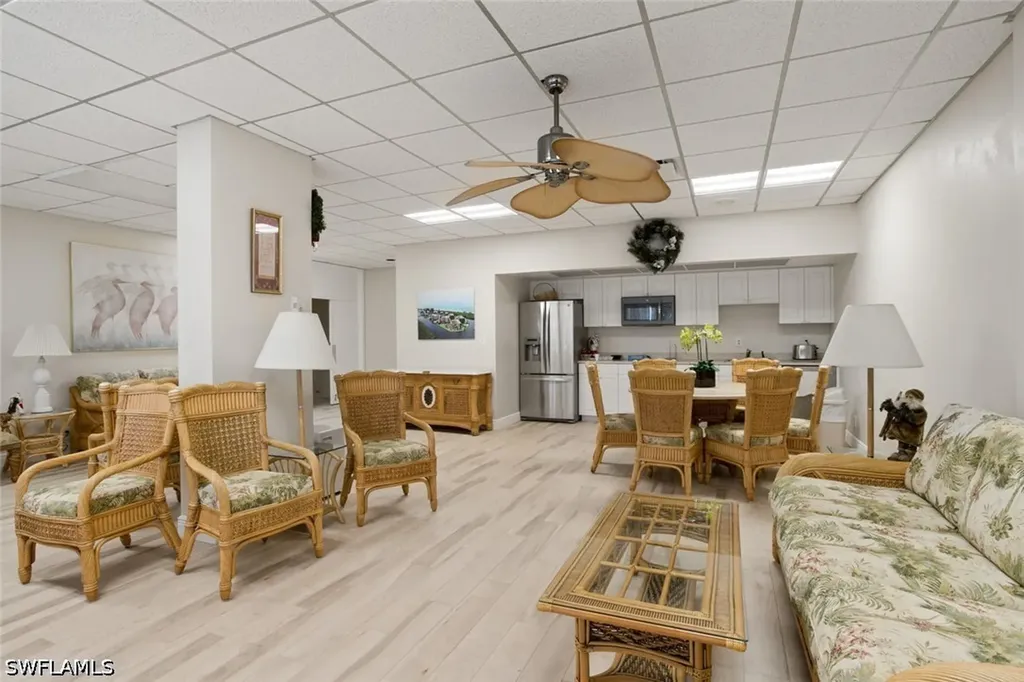 3 Bluebill Avenue Naples FL 34108-1743