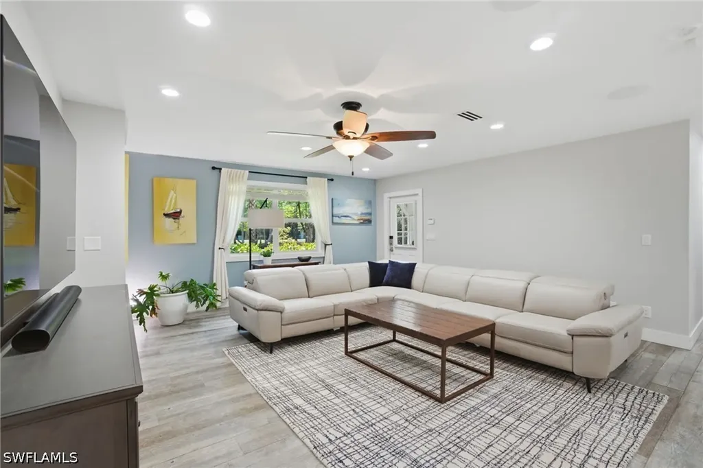 421 14th Avenue NW Naples FL 34120