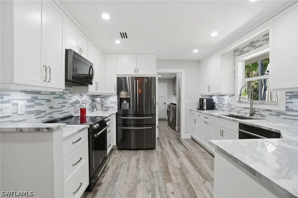 421 14th Avenue NW Naples FL 34120