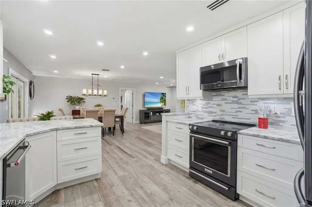 421 14th Avenue NW Naples FL 34120