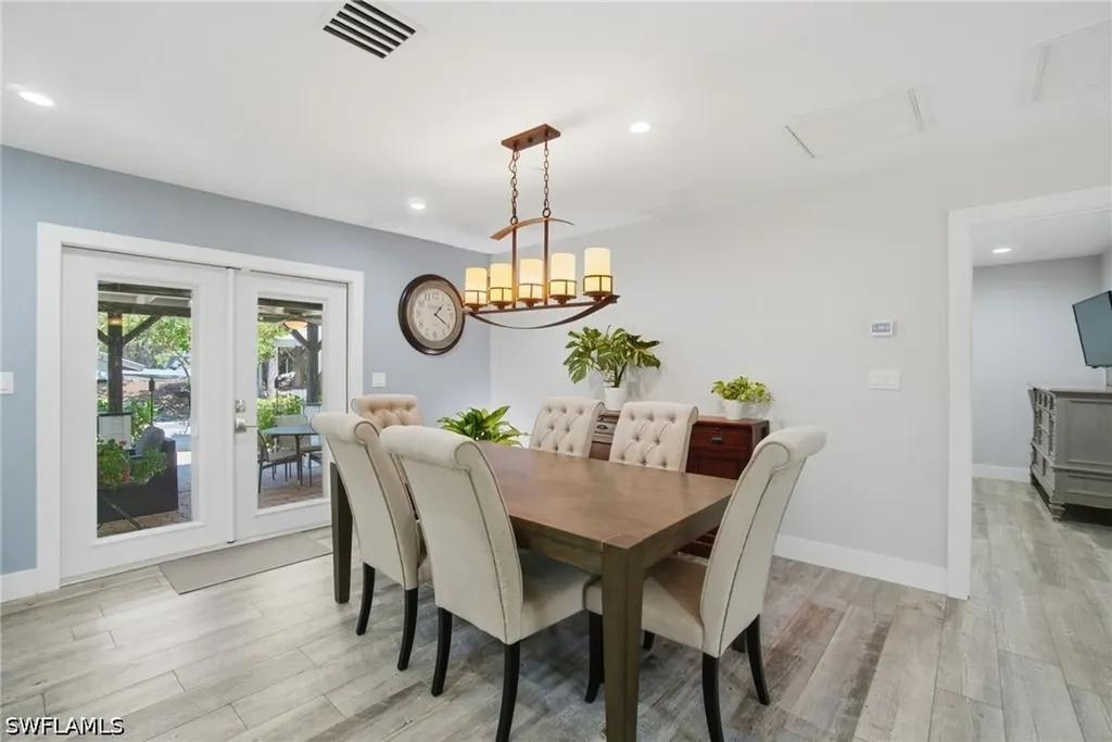 421 14th Avenue NW Naples FL 34120