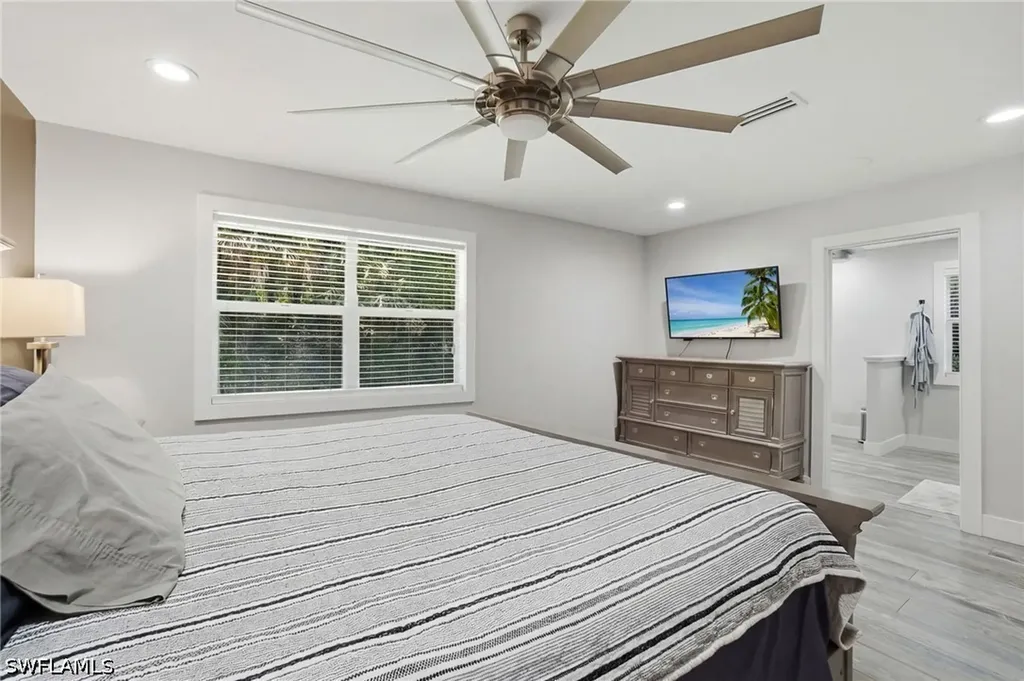 421 14th Avenue NW Naples FL 34120