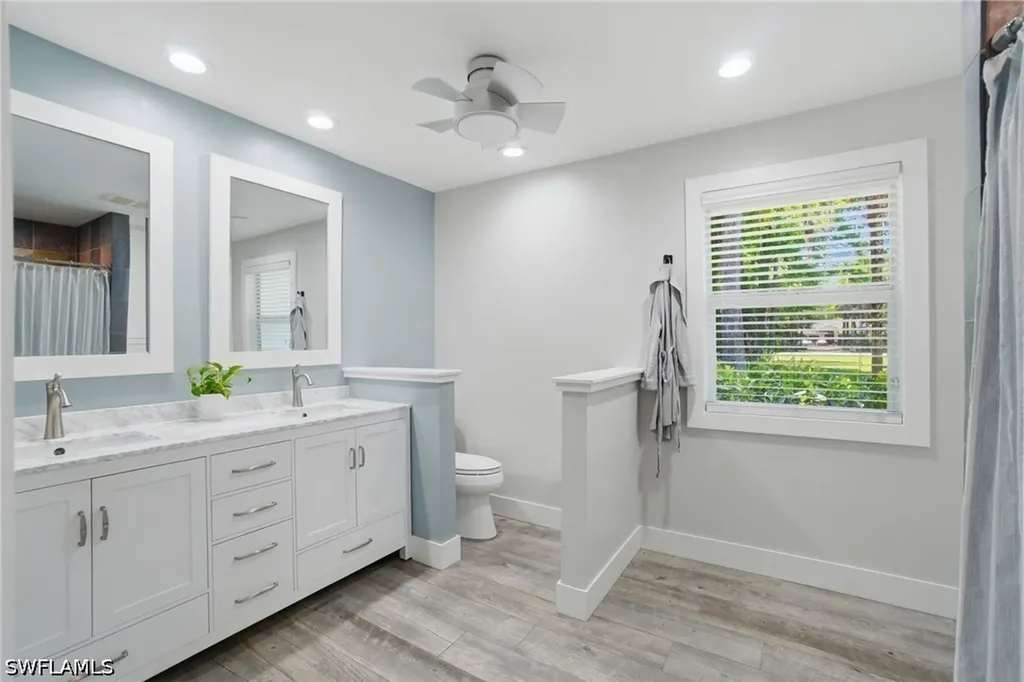 421 14th Avenue NW Naples FL 34120