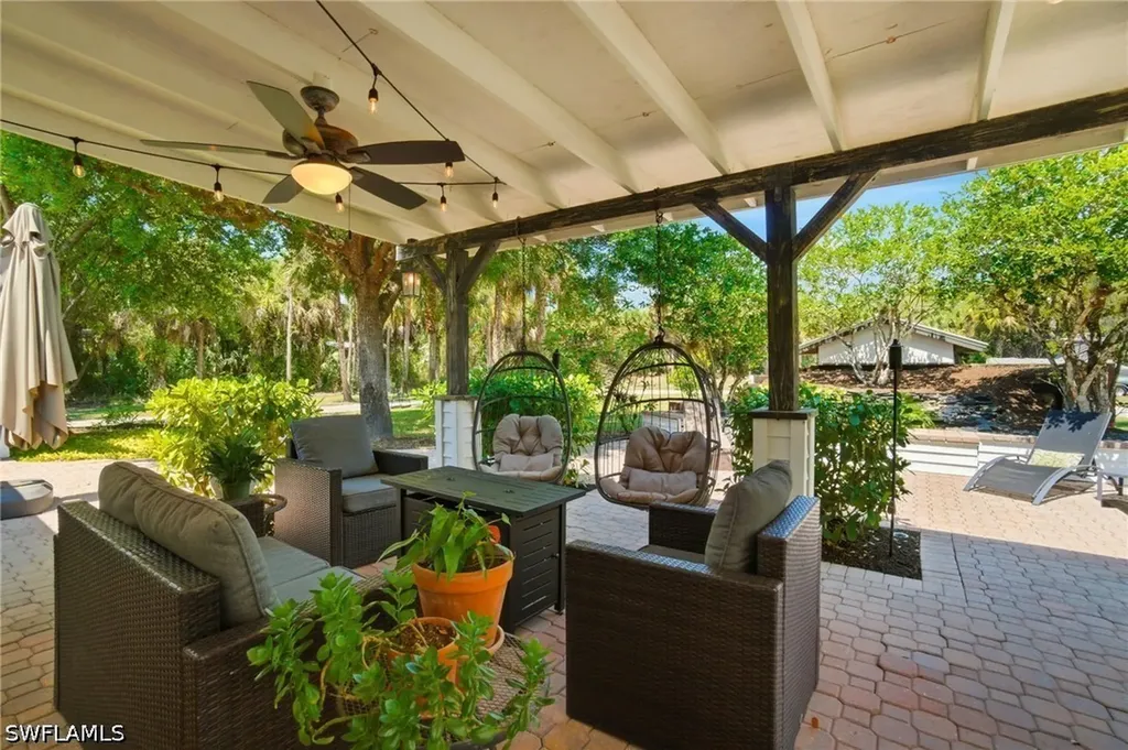 421 14th Avenue NW Naples FL 34120