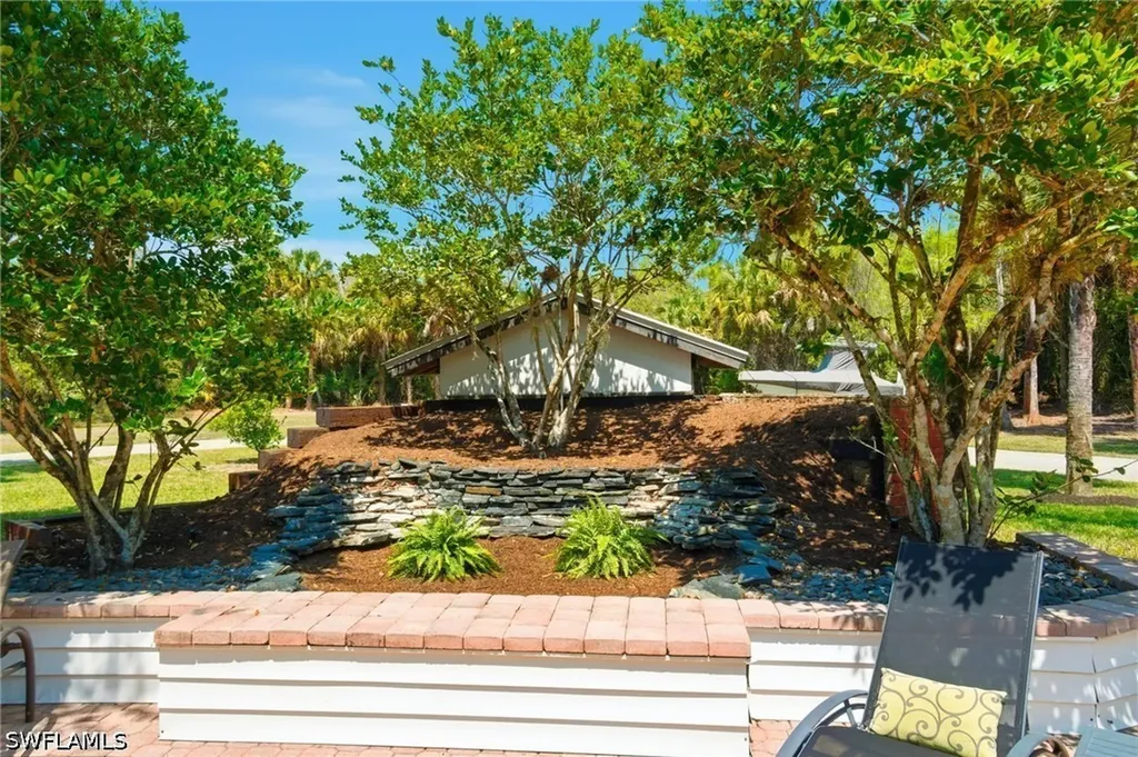 421 14th Avenue NW Naples FL 34120