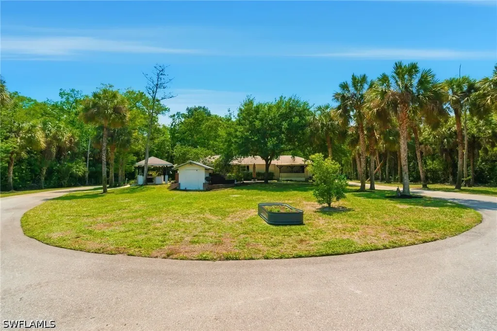 421 14th Avenue NW Naples FL 34120
