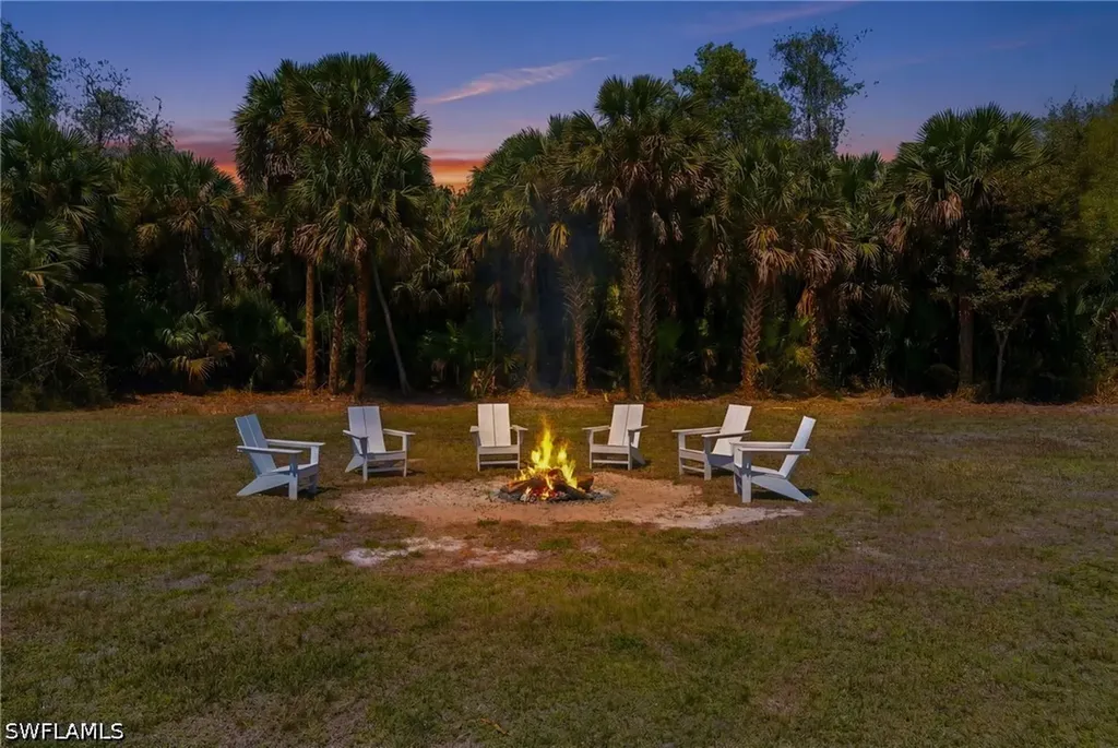 421 14th Avenue NW Naples FL 34120