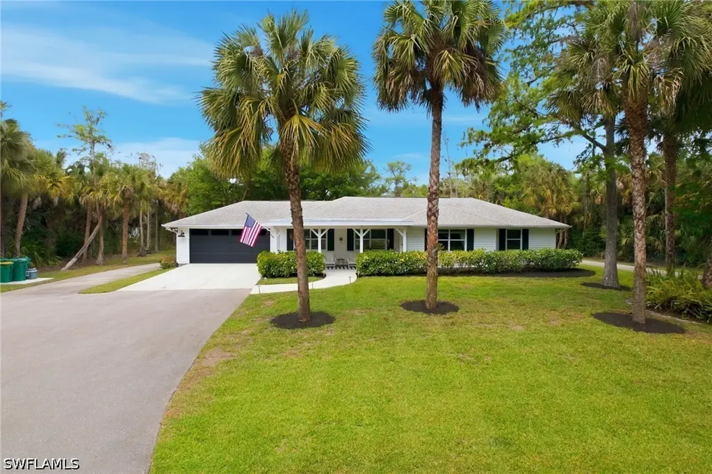 421 14th Avenue NW Naples FL 34120