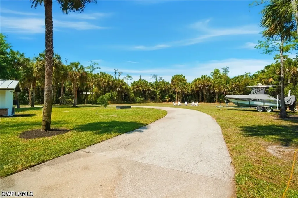 421 14th Avenue NW Naples FL 34120