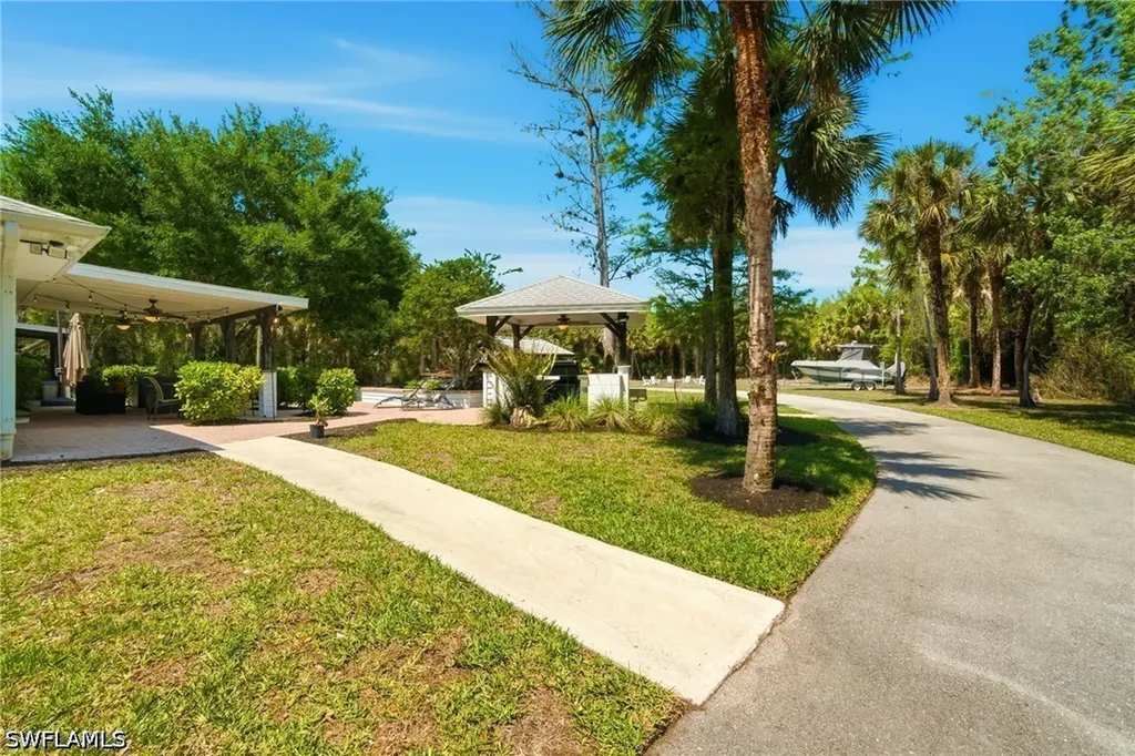 421 14th Avenue NW Naples FL 34120