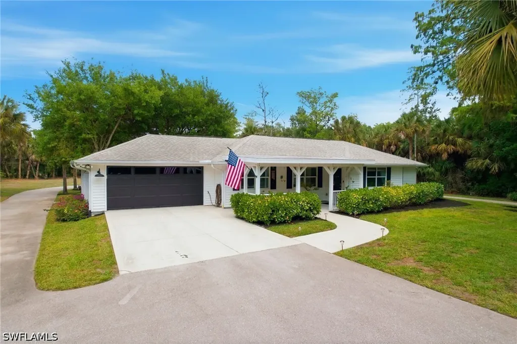 421 14th Avenue NW Naples FL 34120
