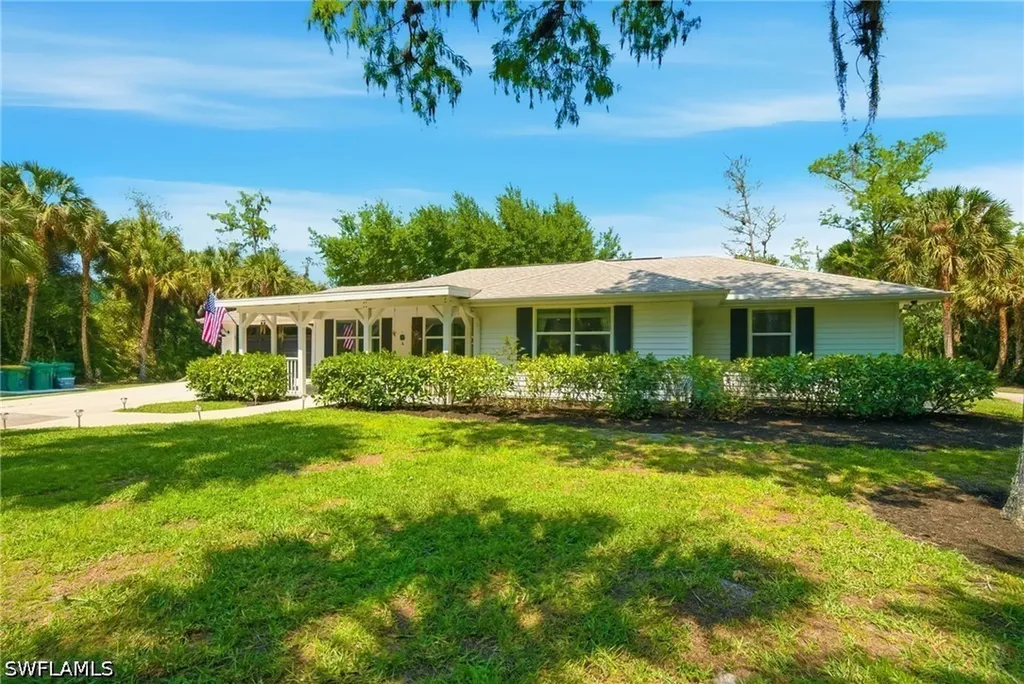 421 14th Avenue NW Naples FL 34120