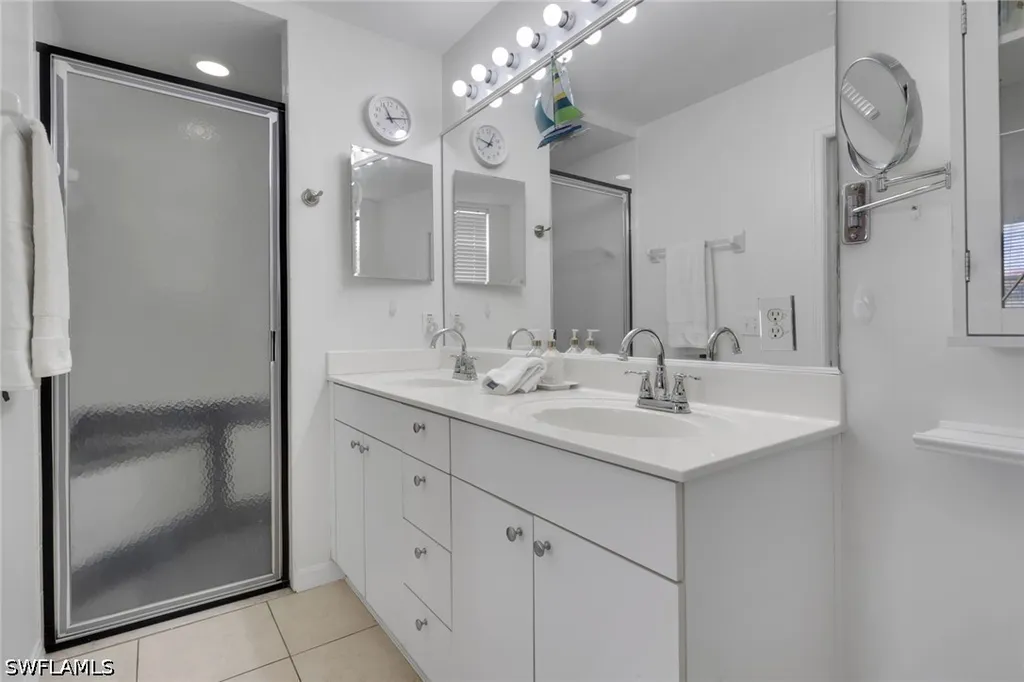 320 Robin Hood Circle Naples FL 34104