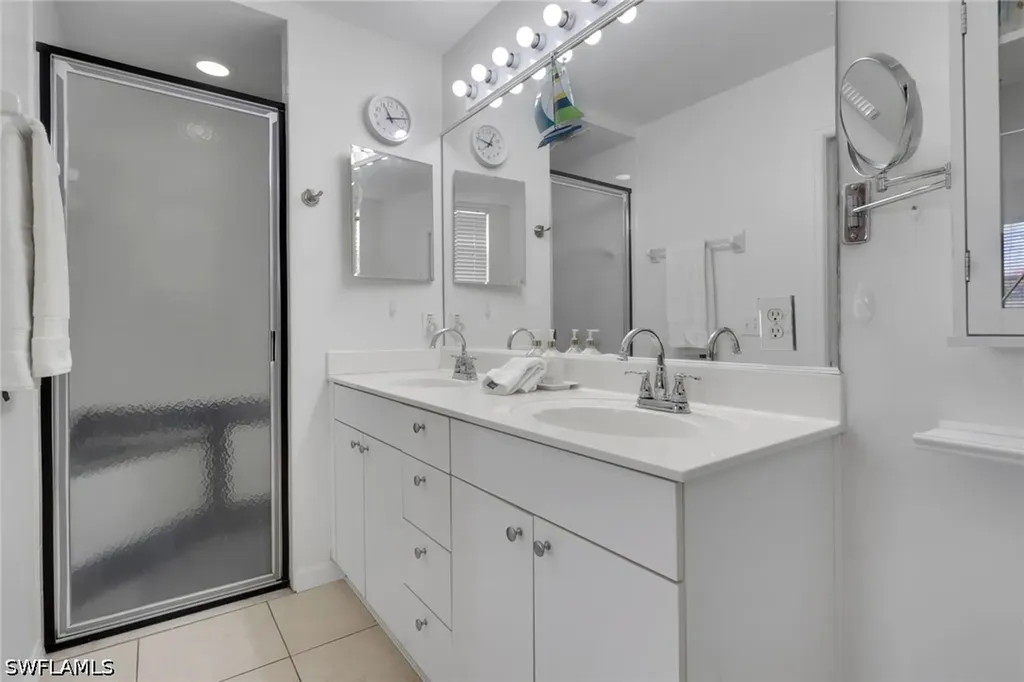 320 Robin Hood Circle Naples FL 34104