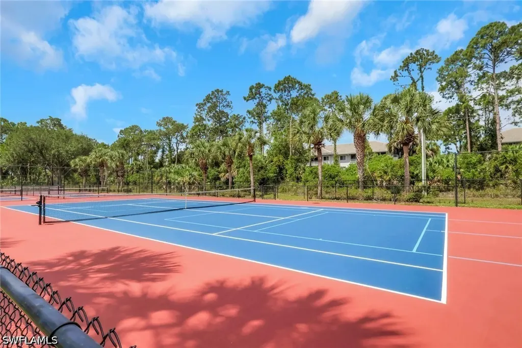 320 Robin Hood Circle Naples FL 34104