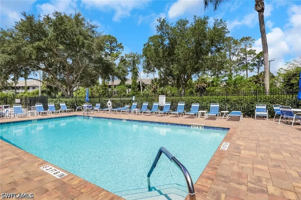 320 Robin Hood Circle Naples FL 34104