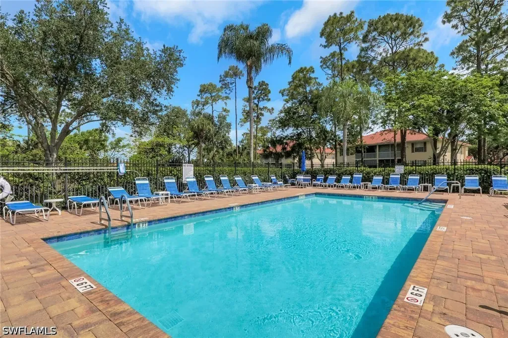 320 Robin Hood Circle Naples FL 34104