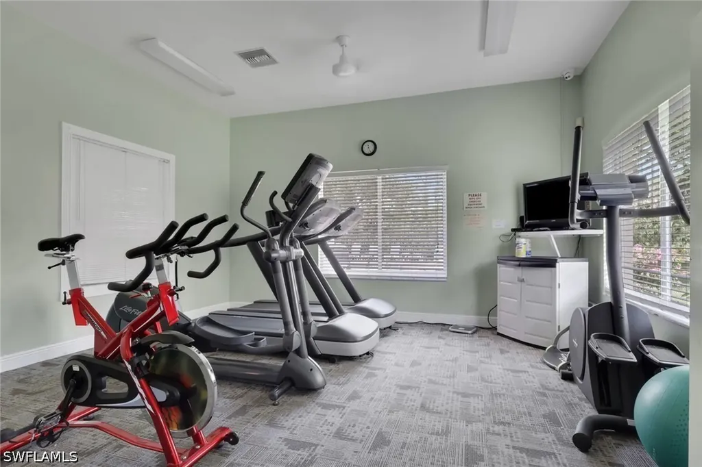 320 Robin Hood Circle Naples FL 34104