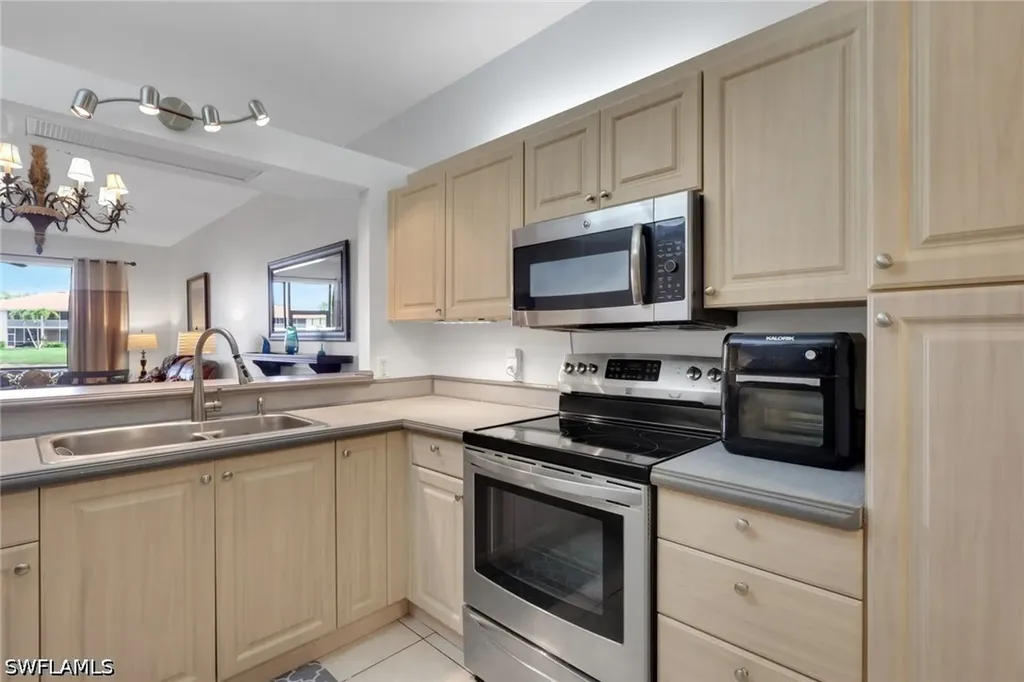 320 Robin Hood Circle Naples FL 34104
