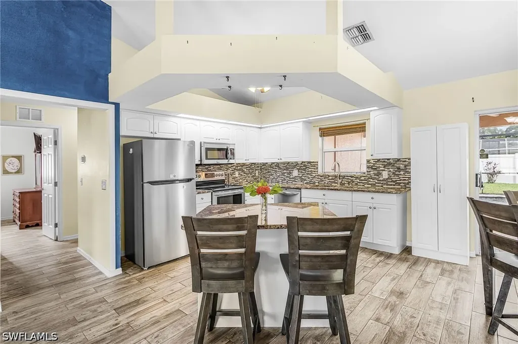 1215 SE 27th Street Cape Coral FL 33904