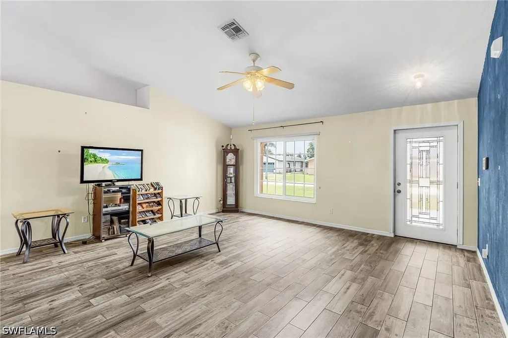 1215 SE 27th Street Cape Coral FL 33904