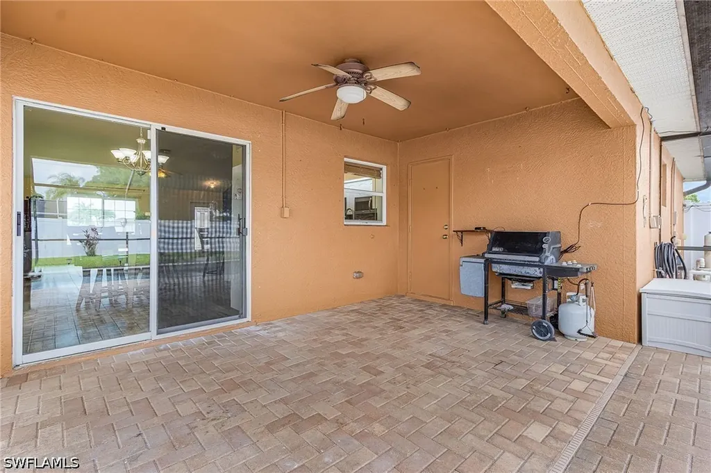 1215 SE 27th Street Cape Coral FL 33904