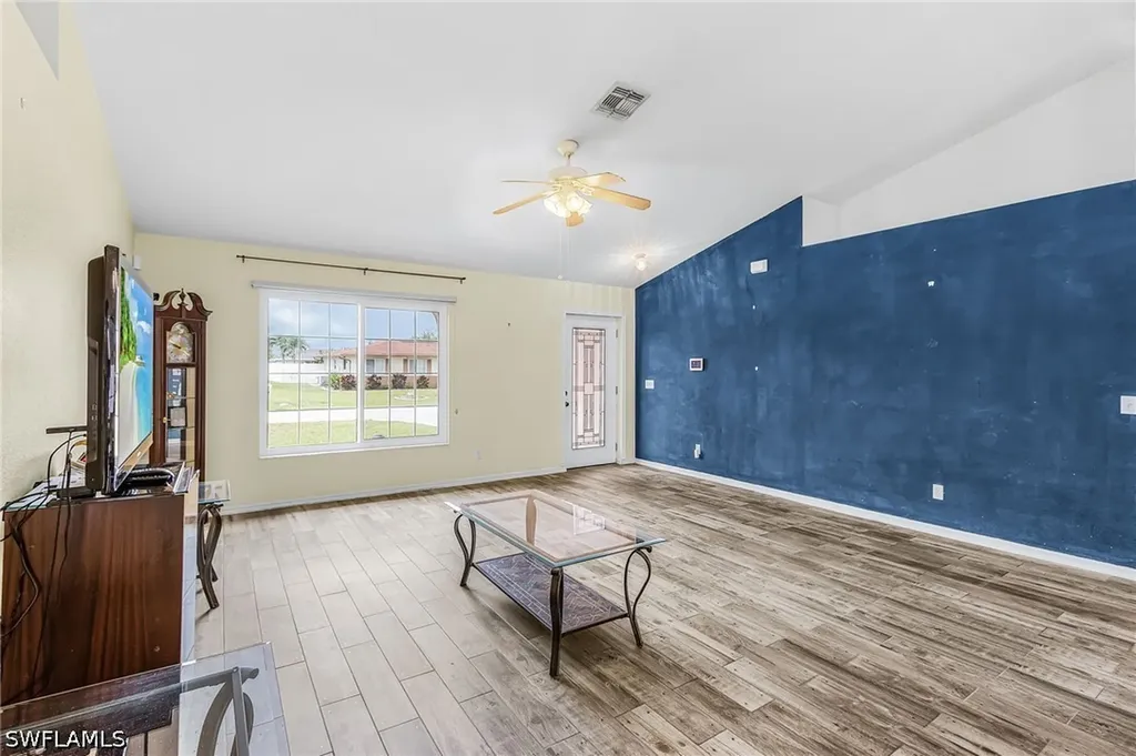 1215 SE 27th Street Cape Coral FL 33904