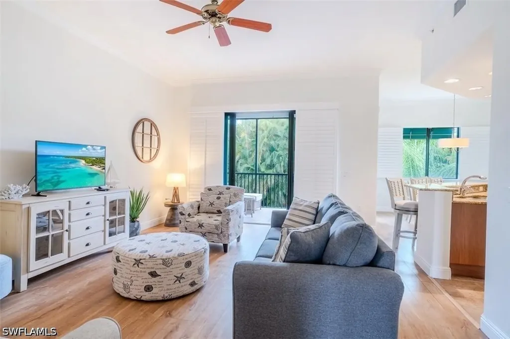 1045 Sandpiper Street Naples FL 34102