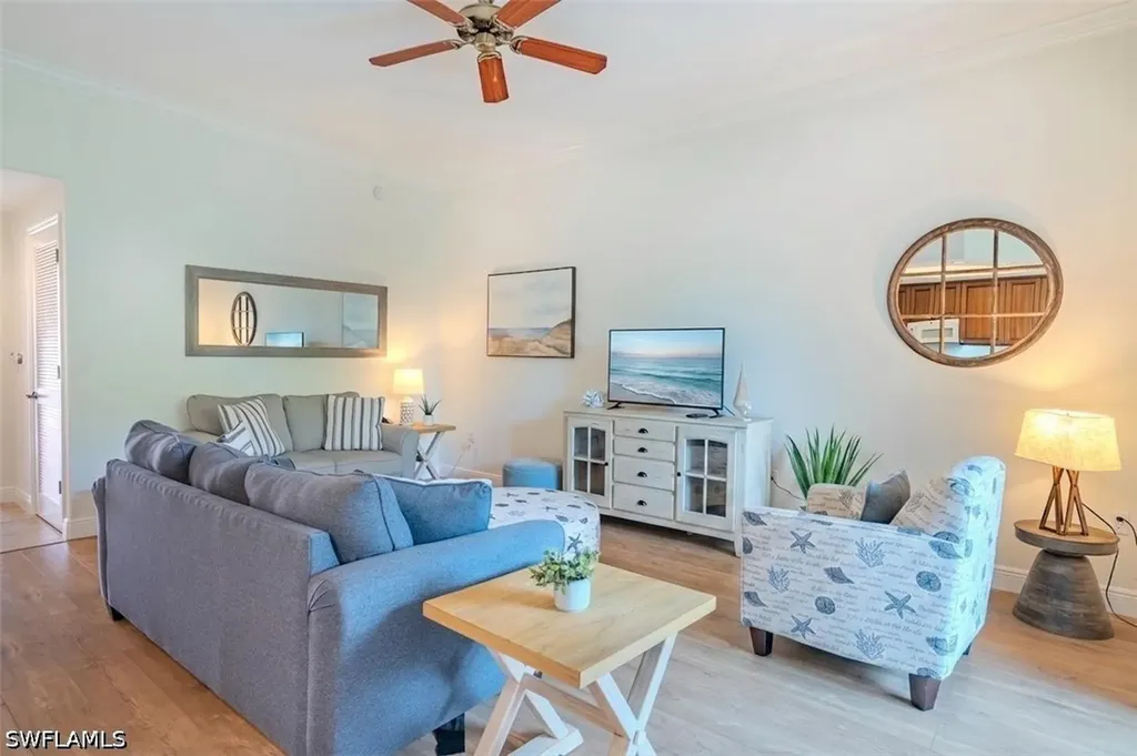 1045 Sandpiper Street Naples FL 34102