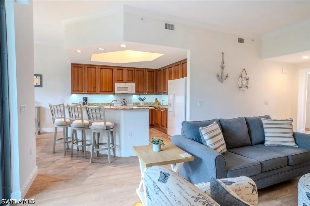1045 Sandpiper Street Naples FL 34102