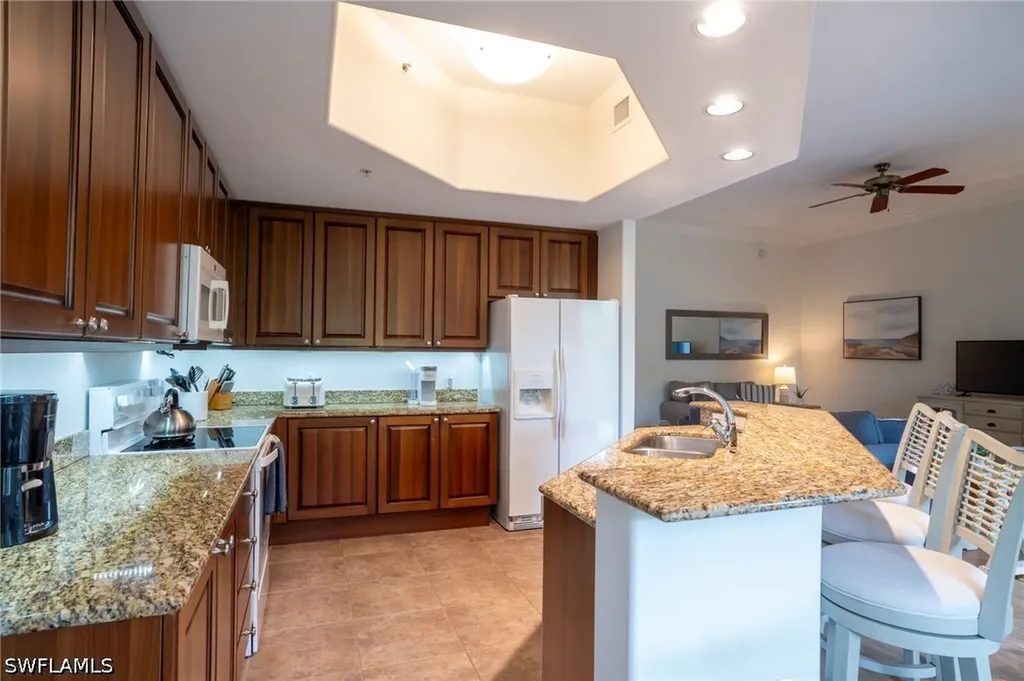 1045 Sandpiper Street Naples FL 34102