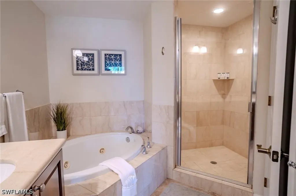1045 Sandpiper Street Naples FL 34102